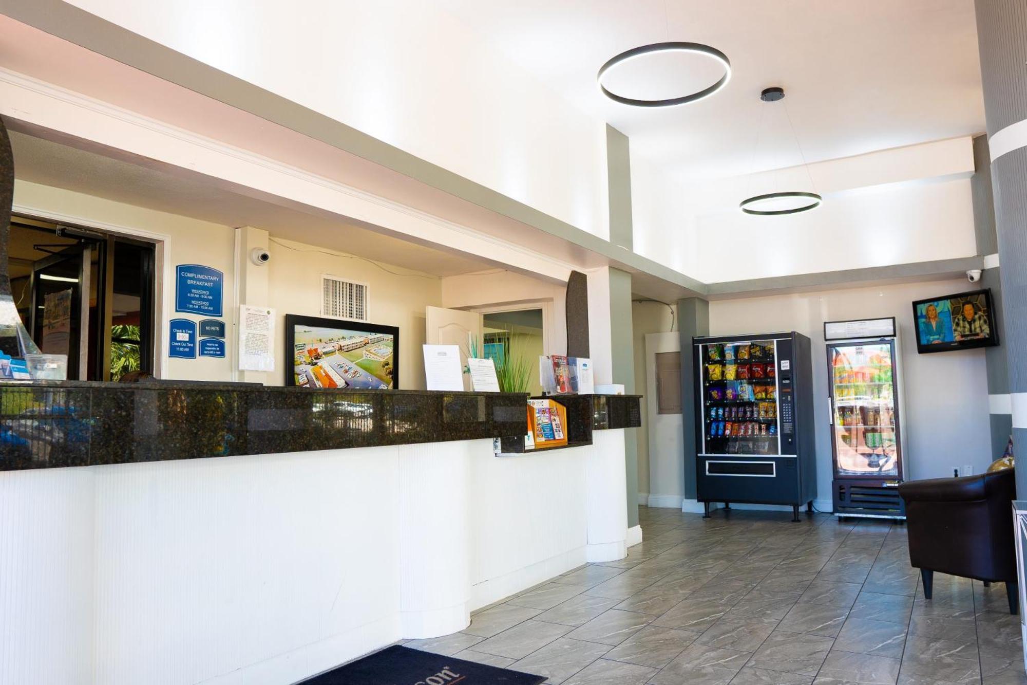 Howard Johnson By Wyndham Clearwater - Dunedin Buitenkant foto