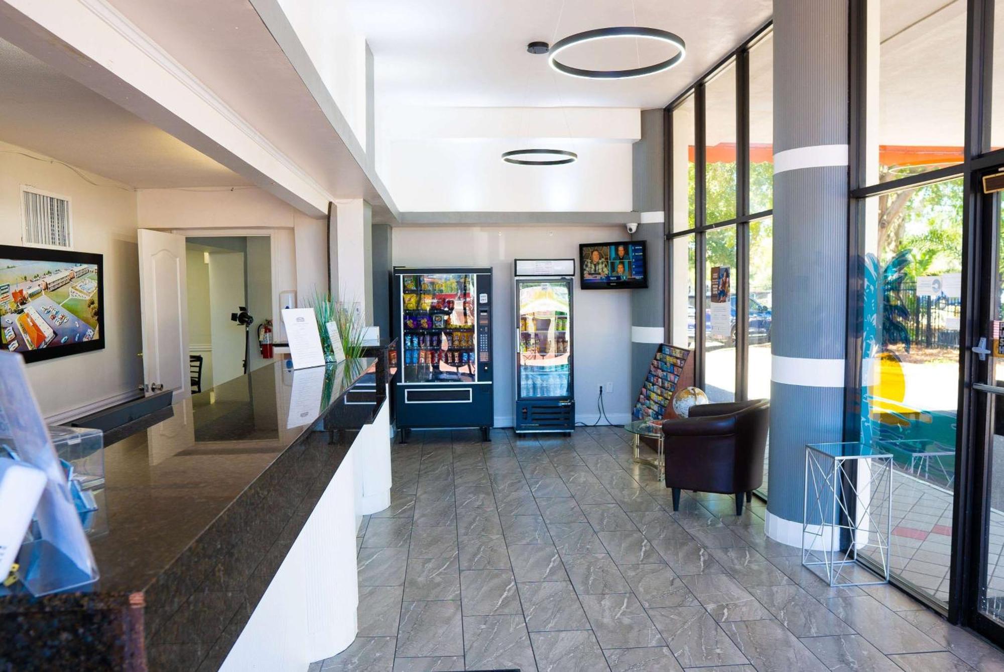Howard Johnson By Wyndham Clearwater - Dunedin Buitenkant foto