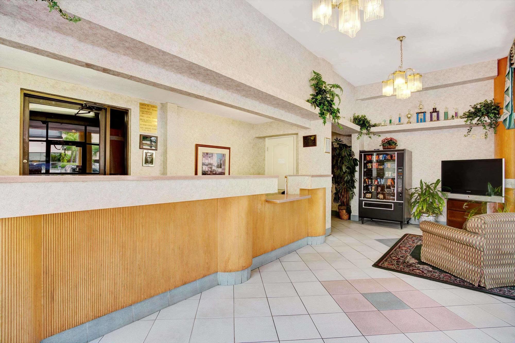 Howard Johnson By Wyndham Clearwater - Dunedin Buitenkant foto